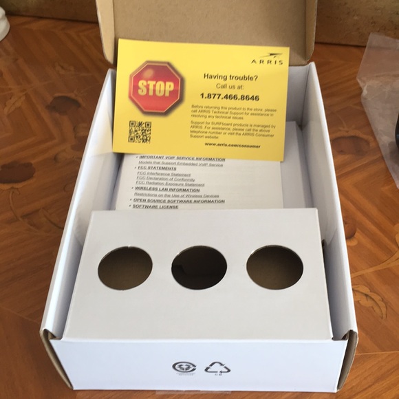 ARRIS SURFboard SBG10 DOCSIS 3.0 Cable Modem & WiFi Router - Picture 9 of 9